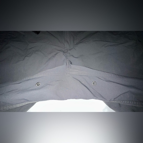 REI Co-op Belted Shorts Men’s size 40 Gray Stretch Performance Outdoor Hiking - Picture 5 of 12